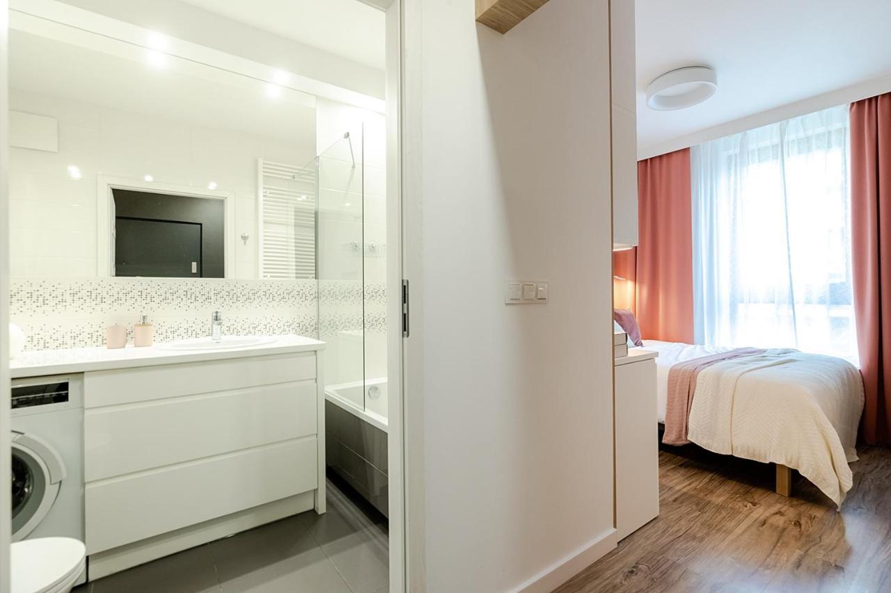 Studio Wola Apartament Kasprzaka - Wifi + Smart Tv Varšava Exteriér fotografie